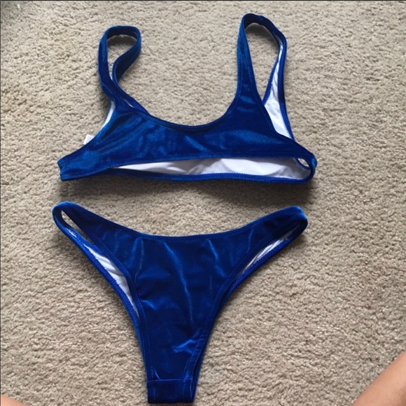 Royal Blue Velvet Bikini💙 - Picture 4 of 7